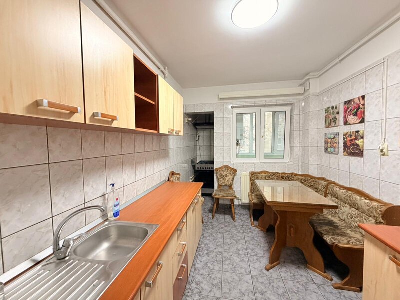 Aparatorii Patriei- 5 minute metrou Apartament 4 camere