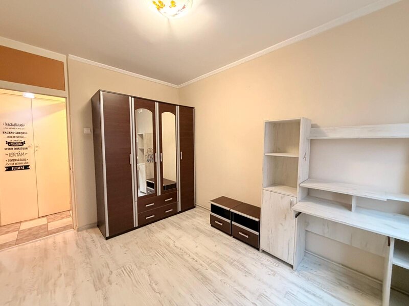 Aparatorii Patriei- 5 minute metrou Apartament 4 camere